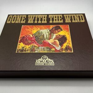 Gone With the Wind (VHS, 2-Tape Set) includes Deluxe Souvenir‎ Program Booklet